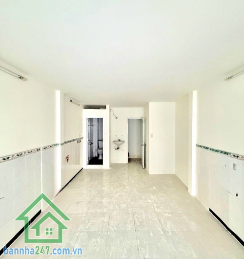 CHỈ 4,35 TỶ – TRUNG TÂM Q.10 – 4 TẦNG – 3PN 4WC – NỞ HẬU Căn nhà hiếm khu lõi Quận 10 – vị trí vàng – giá cực tốt! Diện tích: 21m² (3.2 × 7m) – nở hậu nhẹ  Mob 0933144037
