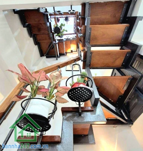 CHỈ 4,85 TỶ – NHÀ 3 TẦNG ĐÚC KIÊN CỐ – HẺM 4M AN NINH – 2PN 3WC Nhà đẹp gọn gàng, công năng đầy đủ, thích hợp gia đình trẻ mua ở ngay. Diện tích: 3.7 x 5m