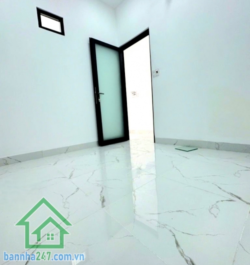 CHỈ 3,79 TỶ - NHÀ MỚI ĐÓN TẾT – HXH 5M ĐẬU TRƯỚC NHÀ – SÁT MẶT TIỀN – NGAY GÒ XOÀI – LÊ VĂN QUỚI – GIÁP TÂN PHÚ - 2PN – 2WC Diện tích: 4 x 8m = 32m² Kết cấu: 1 trệt + 1 lầu. 2PN – 2WC. Phòng khách – bếp gọn gàng. Nhà mới đẹp – thiết kế hiện đại