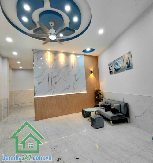 CHỈ 5,7 TỶ – HẺM XE TẢI 7M THÔNG – GẦN AEON MALL – SỔ NỞ HẬU 5M ĐẸP - SÁT MẶT TIỀN – 3 TẦNG KIÊN CỐ – 60M² Diện tích: 60m² – nở hậu 5m cực đẹp Kết cấu: 1 trệt 2 lầu – nhà đúc kiên cố - 3PN – 2WC. Có sân thượng chill, thoáng mát. Hẻm 7m xe tải thông tứ tun