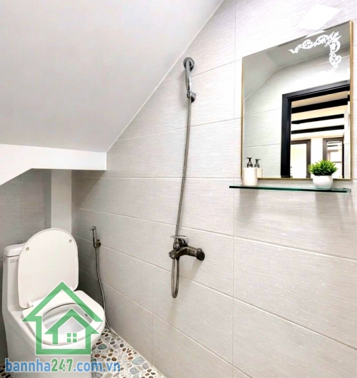 CHỈ 4,16 TỶ – MẶT TIỀN – 5 TẦNG – NGAY LÊ VĂN QUỚI – GIÁP TÂN PHÚ - 2PN - 3WC Nhà đẹp vừa ở vừa kinh doanh Diện tích: 3m x 8m (25m²) Sổ nở hậu nhẹ – hoàn công đủ