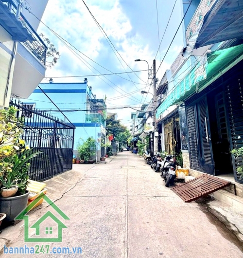 CHỈ 4,16 TỶ – MẶT TIỀN – 5 TẦNG – NGAY LÊ VĂN QUỚI – GIÁP TÂN PHÚ - 2PN - 3WC Nhà đẹp vừa ở vừa kinh doanh Diện tích: 3m x 8m (25m²) Sổ nở hậu nhẹ – hoàn công đủ