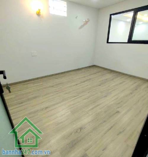 CHỈ 3,53 TỶ – NHÀ ĐẸP Ở NGAY LÊ VĂN KHƯƠNG – HẺM 3.5M THÔNG - 44,9m² (4x11,3)m - 2PN 2WC Diện tích: 4 x 11,3m = 44,9m² Kết cấu: 2 tầng BTCT kiên cố 2PN – 2WC
