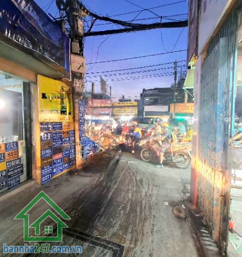 CHỈ 5.15 TỶ - NHÀ CHÍNH CHỦ GẤP BÁN - TRƯỜNG CHINH TÂN BÌNH - HXH ĐỖ CỔNG - DT: 40,9M² - CẤP - TIỆN XÂY MỚI. Cơ hội sở hữu nhà khu trung tâm với mức giá dễ tiếp cận, thích hợp xây mới theo nhu cầu hoặc đầu tư giữ tài sản.