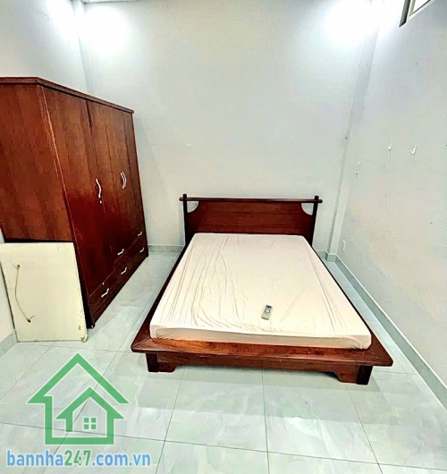 CHỈ 5,6 TỶ – 84M² (4x21)M – HXH THÔNG – SÁT MT TRƯỜNG CHINH - 3PN - 2WC • Diện tích: 4m x 21m – 84m² • Kết cấu: 1 trệt – 1 lửng • Công năng: • Phòng khách, bếp rộng rãi • Có 1 phòng ngủ dưới trệt tiện sinh hoạt • Nhà đang cho thuê 7,5 triệu/tháng