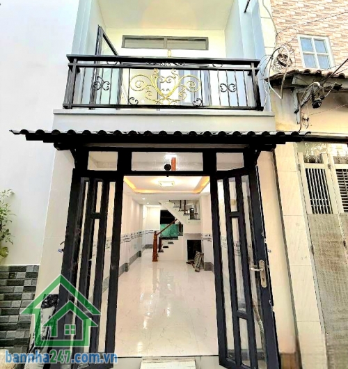 CHỈ 3,75 TỶ – HIẾM – SÁT TÂN PHÚ – NGAY CHỢ BÌNH LONG - NHÀ MỚI XÂY – VÀO Ở NGAY – DT 30,5M² – 2PN – 2WC Kết cấu: • Nhà mới xây, 1 trệt 1 lầu – hoàn thiện đẹp