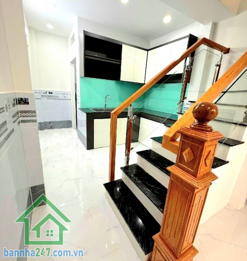CHỈ 3,75 TỶ – HIẾM – SÁT TÂN PHÚ – NGAY CHỢ BÌNH LONG - NHÀ MỚI XÂY – VÀO Ở NGAY – DT 30,5M² – 2PN – 2WC Kết cấu: • Nhà mới xây, 1 trệt 1 lầu – hoàn thiện đẹp