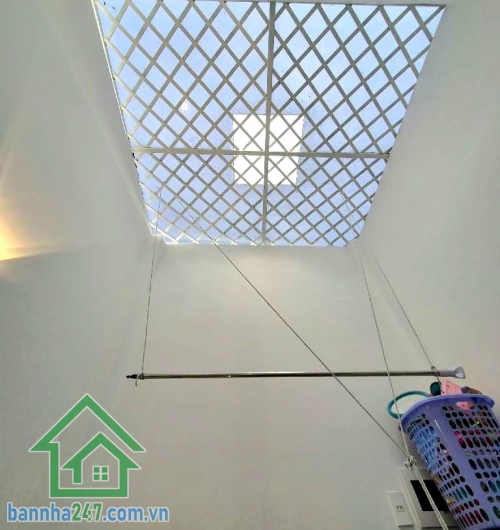 CHỈ 4,8 TỶ – SIÊU PHẨM QUẬN 10 - 3 TẦNG BTCT – 60M² – MỚI 100% – FULL NỘI THẤT SÁT MẶT TIỀN – PHONG CÁCH HIỆN ĐẠI – HẺM THÔNG 4M Kết cấu: • 1 trệt 2 lầu mới.