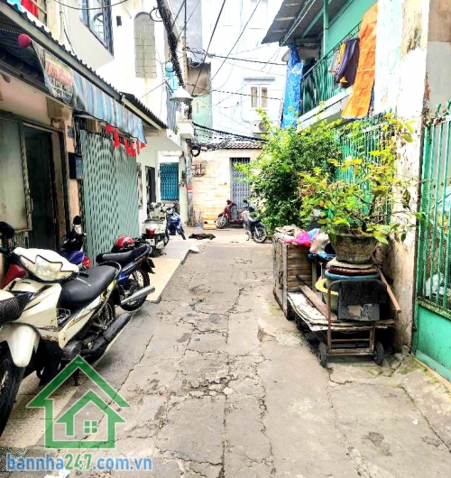 CHỈ 4,8 TỶ – SIÊU PHẨM QUẬN 10 - 3 TẦNG BTCT – 60M² – MỚI 100% – FULL NỘI THẤT SÁT MẶT TIỀN – PHONG CÁCH HIỆN ĐẠI – HẺM THÔNG 4M Kết cấu: • 1 trệt 2 lầu mới.