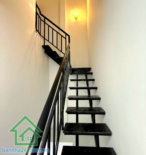 CHỈ 4,95 TỶ – NHÀ MỚI TINH 3 TẦNG – HẺM XE HƠI THÔNG – SÁT CHỢ BÌNH LONG – GIÁP TÂN PHÚ - DT: 43M² 3PN - 3WC Khu Bình Long – giáp Tân Phú, tiện ích xung quanh đầy đủ