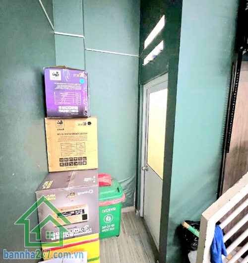 CHỈ 13,5 TỶ – MẶT TIỀN KINH DOANH ĐƯỜNG 10M - DT 68m² (4x17)m – NHÀ 2 TẦNG – ĐANG CHO THUÊ 20TR/THÁNG Vị trí đắc địa – trung tâm Tân Bình: • Gần Trường Chinh