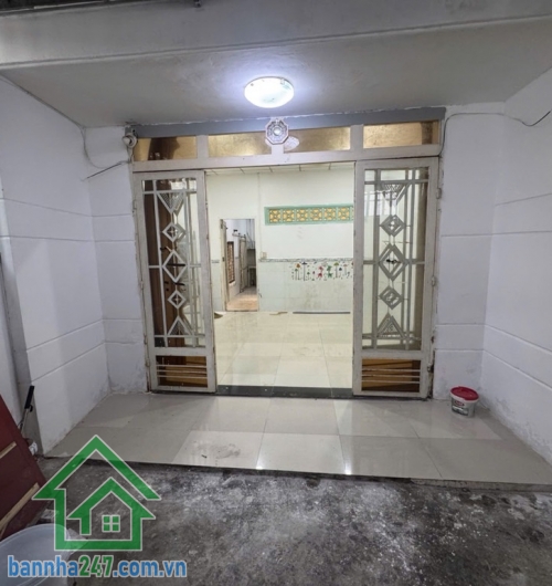 SIÊU PHẨM LÔ GÓC - chợ Lê Đình Cẩn - Khu Tên Lửa – 51m² – GIÁ CHỈ 3.4 TỶ  DT: 4 x 13m (sổ vuông vức, lô góc 2 mặt thoáng)  Hiện trạng: Nhà cấp 4, 1PN, bếp, Nhà cấp 4, 1PN, bếp, 1 WC – tiện xây mới hoặc sửa chữa theo nhu cầu. 