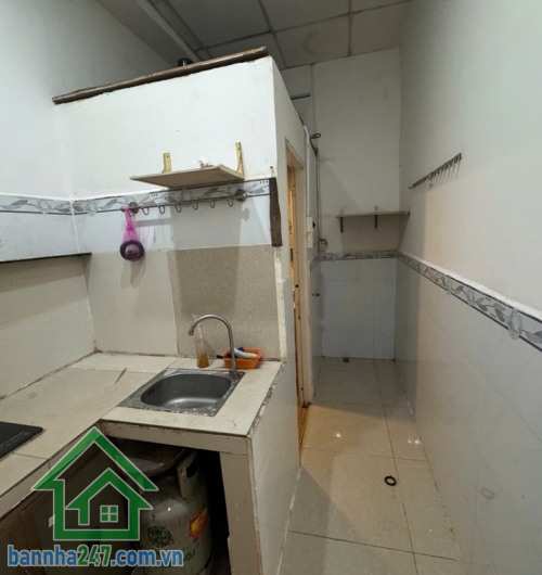 SIÊU PHẨM LÔ GÓC - chợ Lê Đình Cẩn - Khu Tên Lửa – 51m² – GIÁ CHỈ 3.4 TỶ  DT: 4 x 13m (sổ vuông vức, lô góc 2 mặt thoáng)  Hiện trạng: Nhà cấp 4, 1PN, bếp, Nhà cấp 4, 1PN, bếp, 1 WC – tiện xây mới hoặc sửa chữa theo nhu cầu. 
