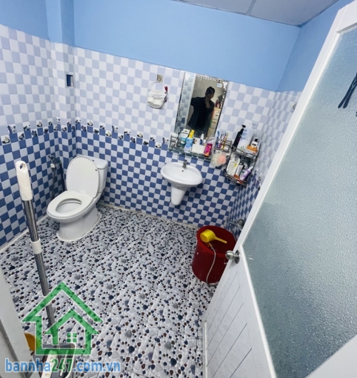 MẶT TIỀN KINH DOANH – GẦN NGÃ TƯ BỐN XÃ – 6,95 TỶ Diện tích: 4,1 x 21m – 86m² – Sổ hồng riêng Kết cấu: 1 trệt 1 lầu, 3PN (có PN trệt), 2WC, phòng thờ, sân sau rộng.