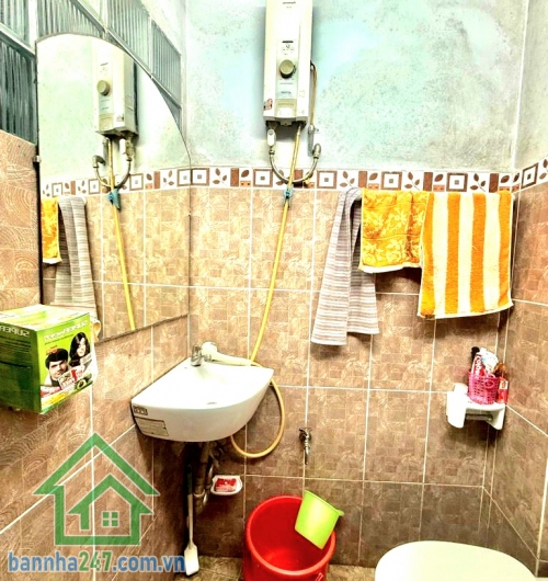 CHỈ 6,5 TỶ – TÂN BÌNH – HẺM VIP LÝ THƯỜNG KIỆT – XE HƠI TẬN CỬA - 2PN - 2WC Vị trí cực đẹp: khu phân lô VIP 373 Lý Thường Kiệt Hẻm 6m thông, xe hơi ra vào thoải mái