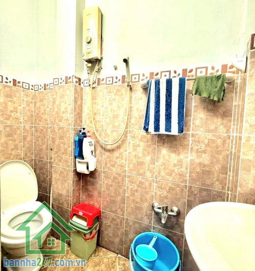 CHỈ 6,5 TỶ – TÂN BÌNH – HẺM VIP LÝ THƯỜNG KIỆT – XE HƠI TẬN CỬA - 2PN - 2WC Vị trí cực đẹp: khu phân lô VIP 373 Lý Thường Kiệt Hẻm 6m thông, xe hơi ra vào thoải mái