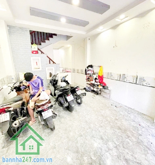 NHÀ ĐẸP 3 TẦNG – HXH TRÁNH NHAU – SÁT SIÊU THỊ AEON TÂN PHÚ - 3PN – 3WC – sân để xe riêng  Diện tích 4x14m – BTCT 3 tầng kiên cố, có sân thượng. 3PN – 3WC – sân để xe riêng 