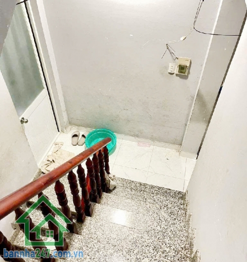 NHÀ ĐẸP 3 TẦNG – HXH TRÁNH NHAU – SÁT SIÊU THỊ AEON TÂN PHÚ - 3PN – 3WC – sân để xe riêng  Diện tích 4x14m – BTCT 3 tầng kiên cố, có sân thượng. 3PN – 3WC – sân để xe riêng 