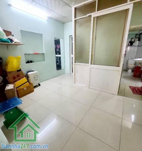 CHỈ 5.2 TỶ – NHÀ ĐẸP PHAN ANH – 46M² – HẺM XE TẢI 6M – GIÁ TỐT NHẤT KHU VỰC Nhà 1 trệt 1 lầu, 3PN – 2WC – phòng khách – bếp rộng rãi. Diện tích: 3.6 x 13m (46m²), vuông vức đẹp, hiếm có căn thứ 2.
