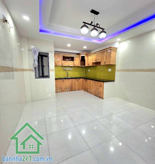 NHỈNH 7 TỶ – NHÀ 5 TẦNG BTCT – HẺM XE HƠI – BÌNH TRỊ ĐÔNG, BÌNH TÂN - 4PN – 5WC DT: 5 tầng (1 trệt, lửng, 2 lầu, sân thượng trước sau). 4PN – 5WC, tầng trệt có phòng ngủ. 