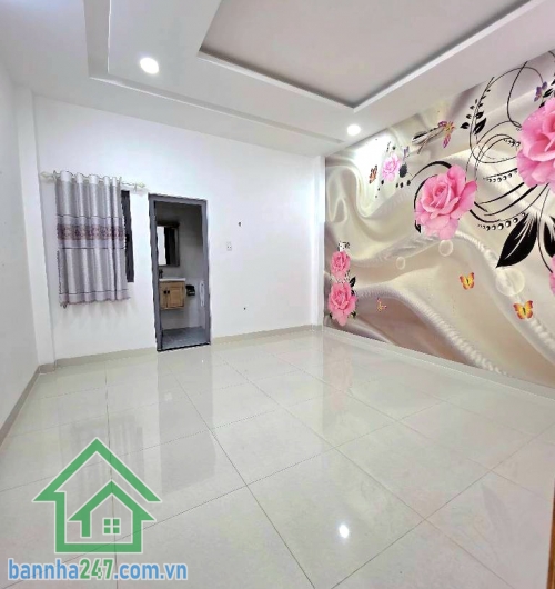 NHỈNH 7 TỶ – NHÀ 5 TẦNG BTCT – HẺM XE HƠI – BÌNH TRỊ ĐÔNG, BÌNH TÂN - 4PN – 5WC DT: 5 tầng (1 trệt, lửng, 2 lầu, sân thượng trước sau). 4PN – 5WC, tầng trệt có phòng ngủ. 