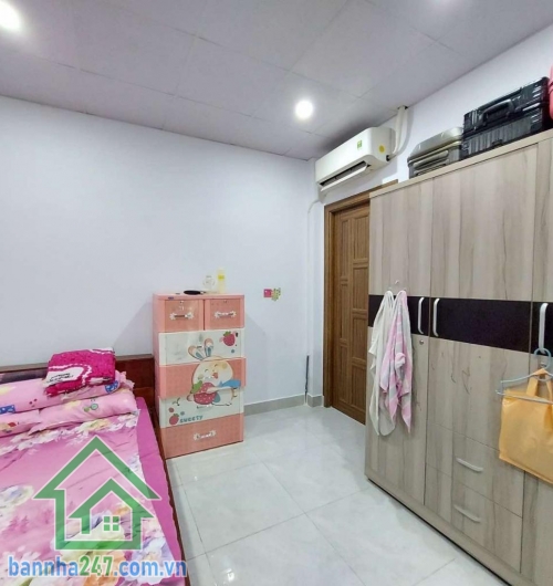 NHỈNH 7 TỶ - TRUNG TÂM Q11 – NHÀ 2 MẶT HẺM OTO – Ở NGAY  Vị trí cực đẹp, 2 mặt tiền hẻm trước sau – thông thoáng, xe hơi vào tận nhà 
